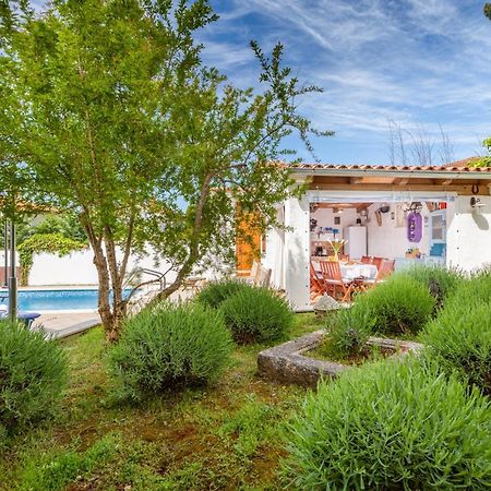 Nature & Sea Holiday Home With Pool Pula Exteriör bild