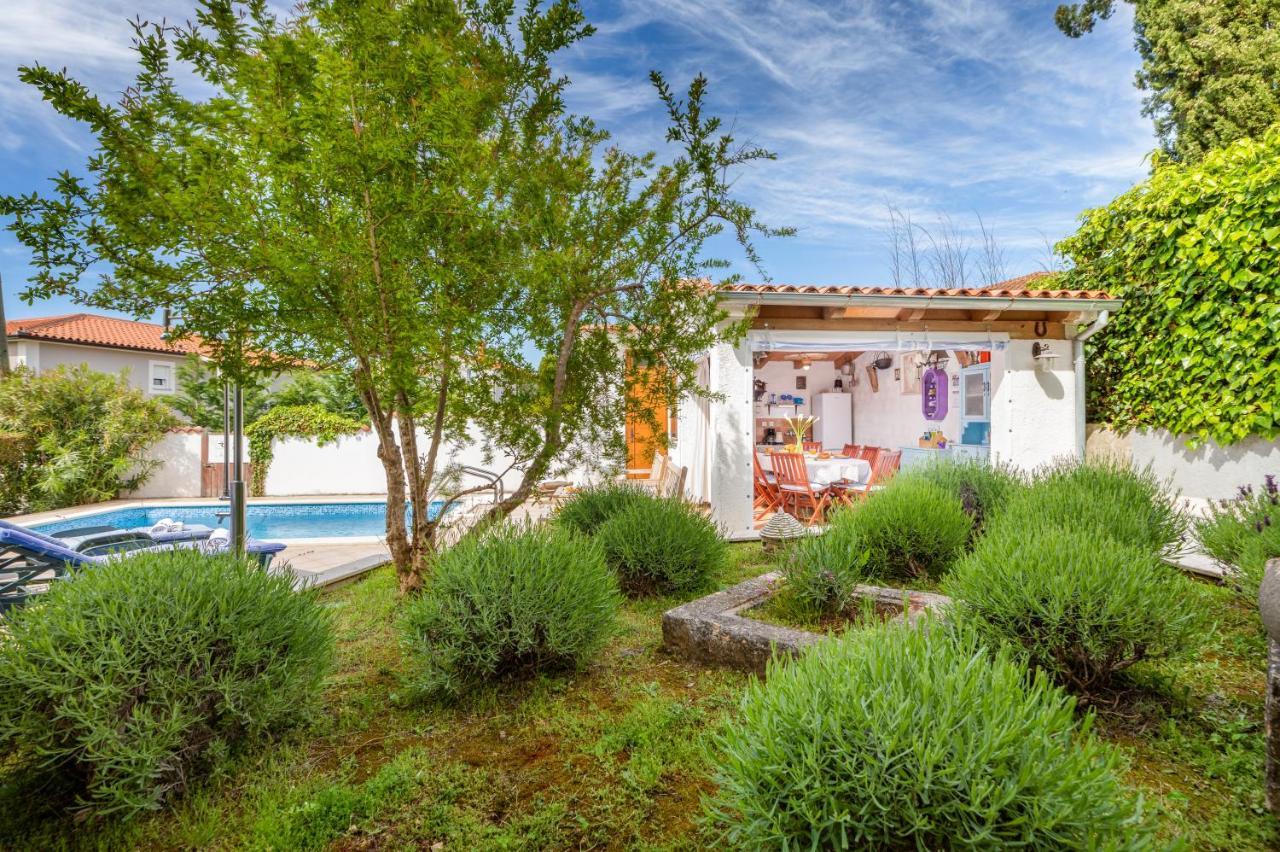 Nature & Sea Holiday Home With Pool Pula Exteriör bild
