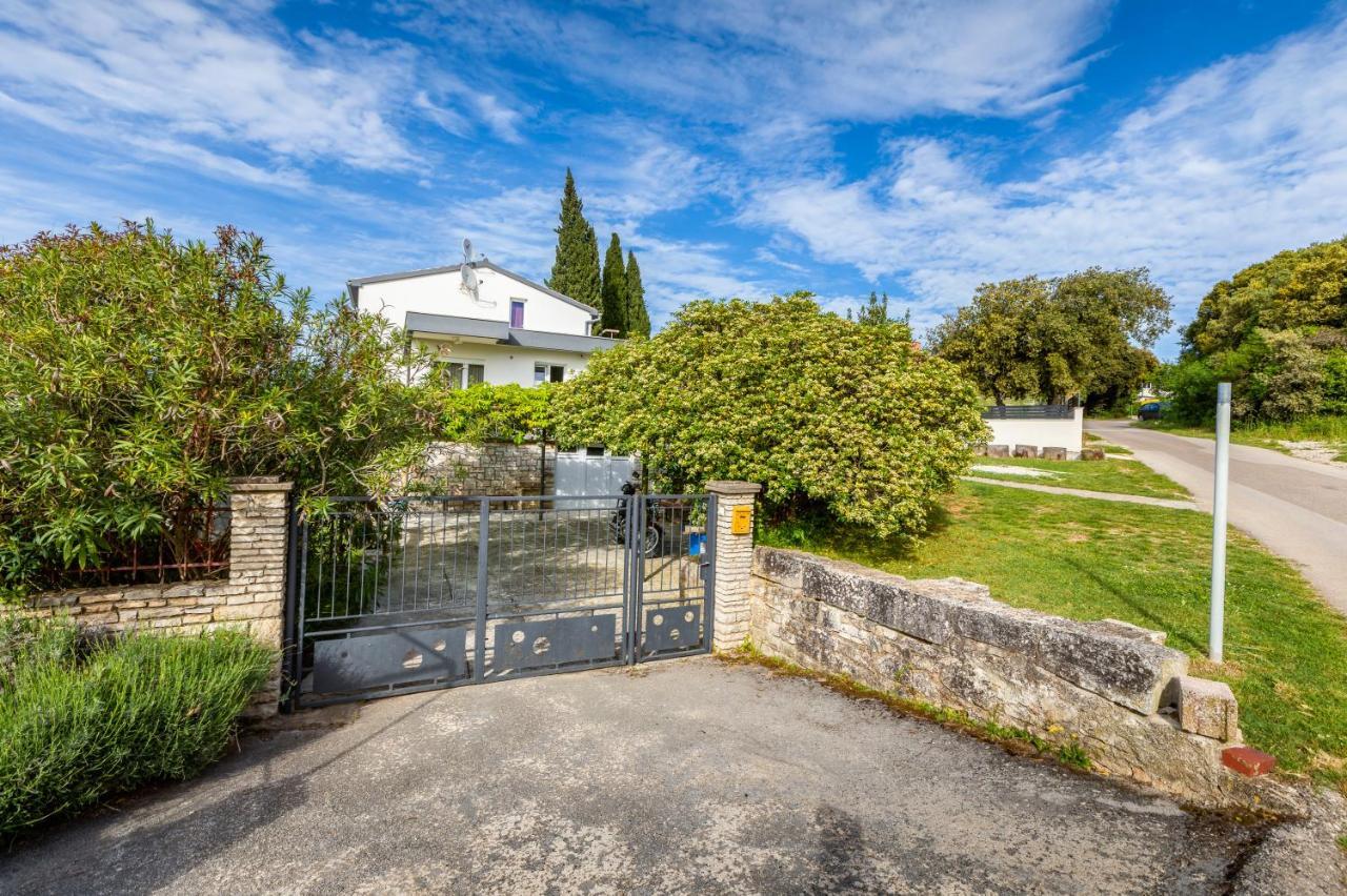Nature & Sea Holiday Home With Pool Pula Exteriör bild