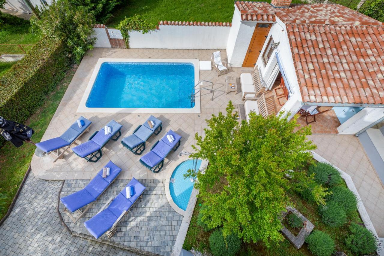 Nature & Sea Holiday Home With Pool Pula Exteriör bild