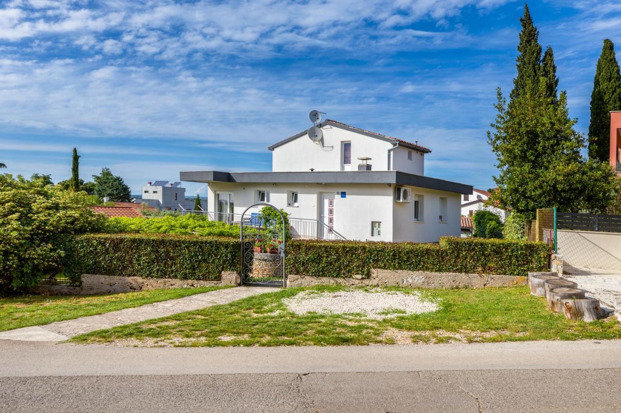 Nature & Sea Holiday Home With Pool Pula Exteriör bild