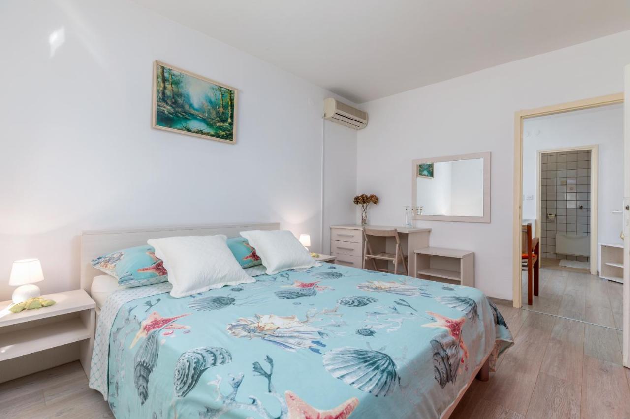 Nature & Sea Holiday Home With Pool Pula Exteriör bild